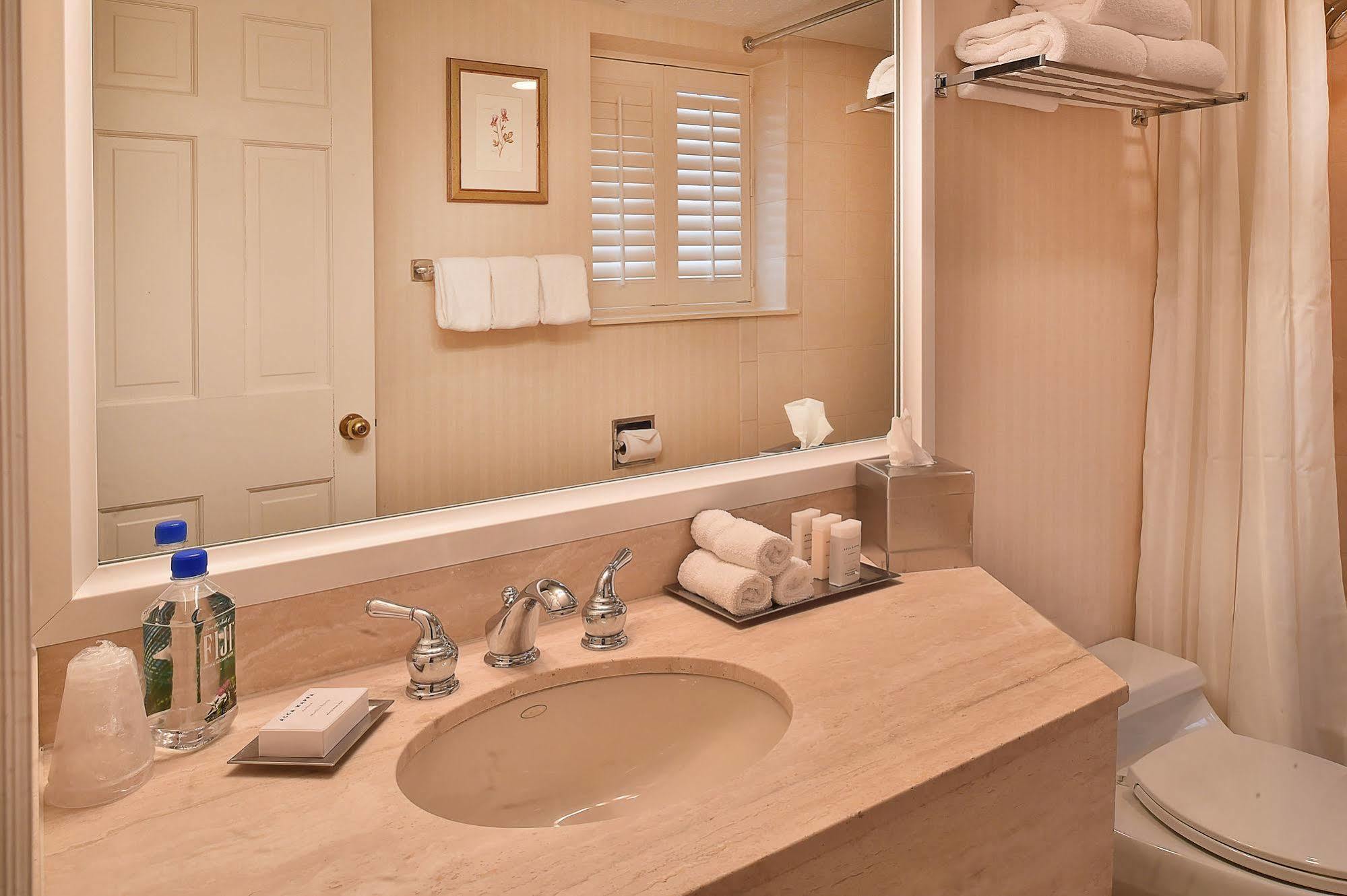 קלייטון Seven Gables Inn, St Louis West, A Tribute Portfolio Hotel מראה חיצוני תמונה