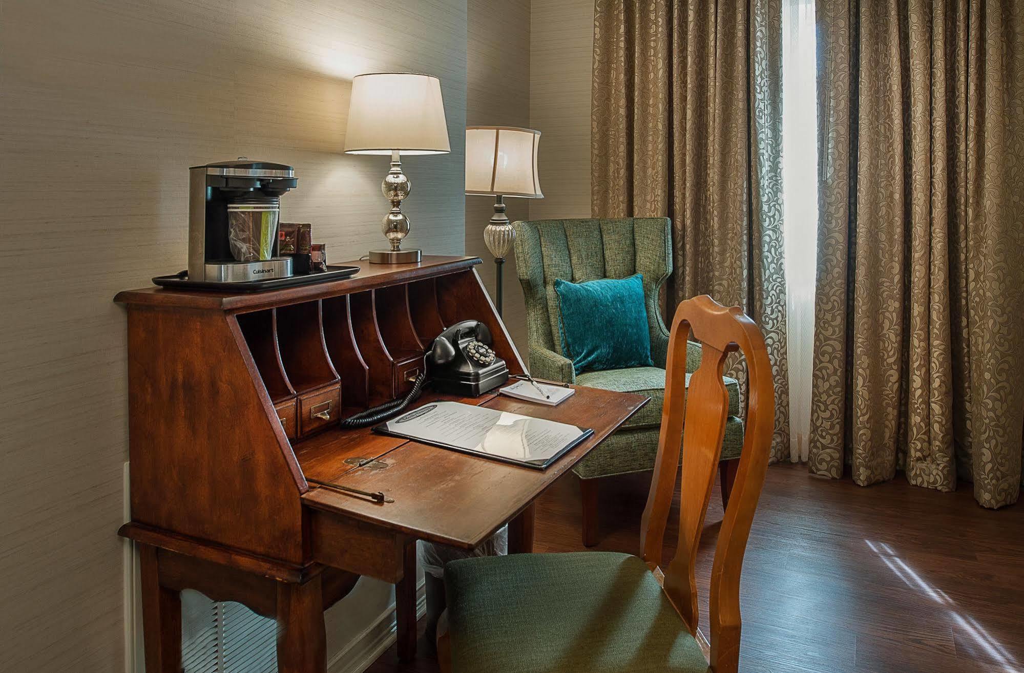 קלייטון Seven Gables Inn, St Louis West, A Tribute Portfolio Hotel מראה חיצוני תמונה