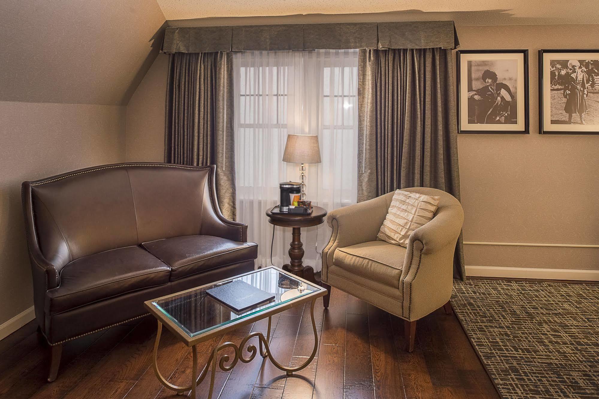 קלייטון Seven Gables Inn, St Louis West, A Tribute Portfolio Hotel מראה חיצוני תמונה