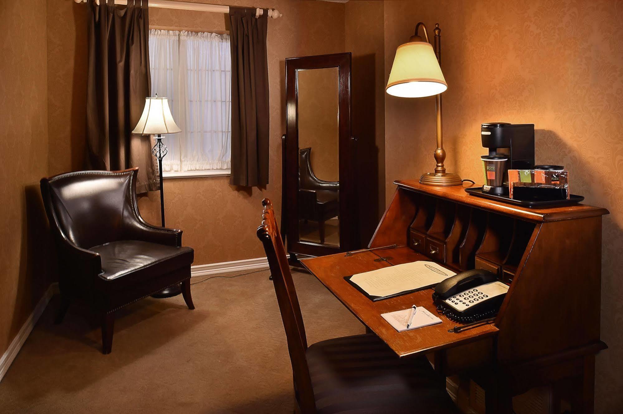 קלייטון Seven Gables Inn, St Louis West, A Tribute Portfolio Hotel מראה חיצוני תמונה